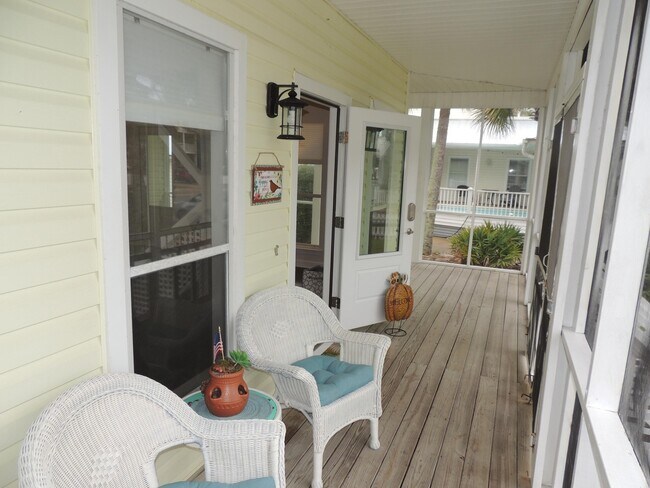Wrap around porch - 4505 John Ave
