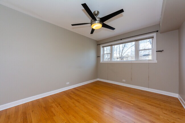 Foto del edificio - 2636 W Foster Ave