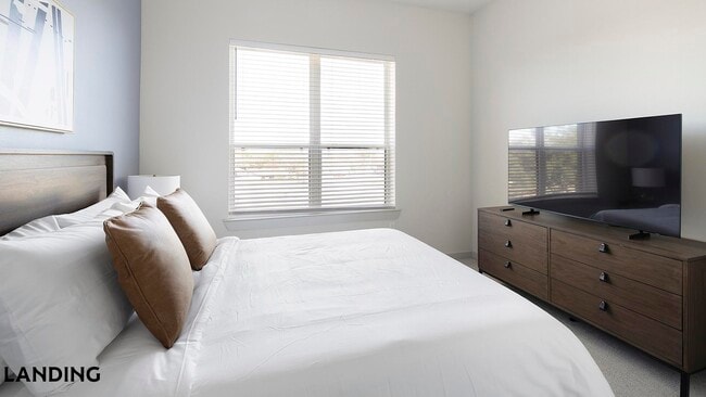 Foto del edificio - 1345 E 15th St