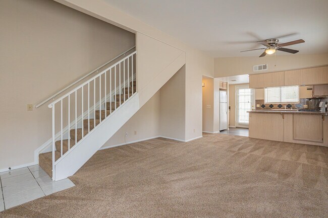 Building Photo - 450 Tava Ln