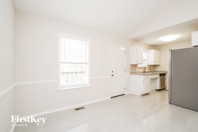 Foto del edificio - 115 Chatham Ct
