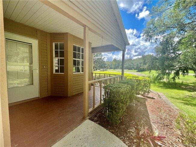 Building Photo - 3742 N Lakeside Village Dr