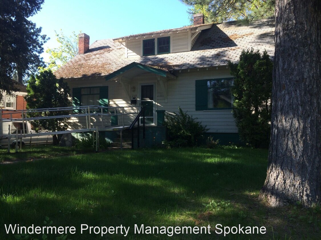 Primary Photo - 3 br, 1 bath House - 218 W. 22nd