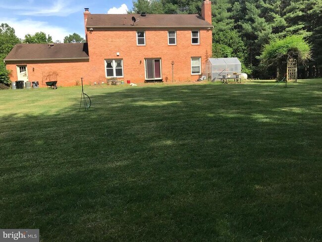 Foto del edificio - 41316 Red Hill Rd