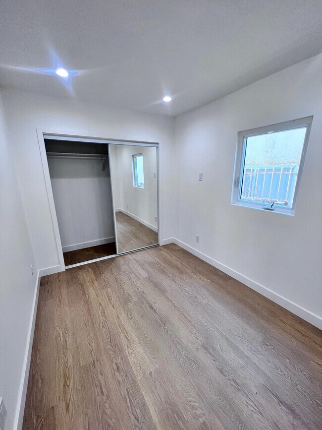 Foto del edificio - 3920 W 27th St