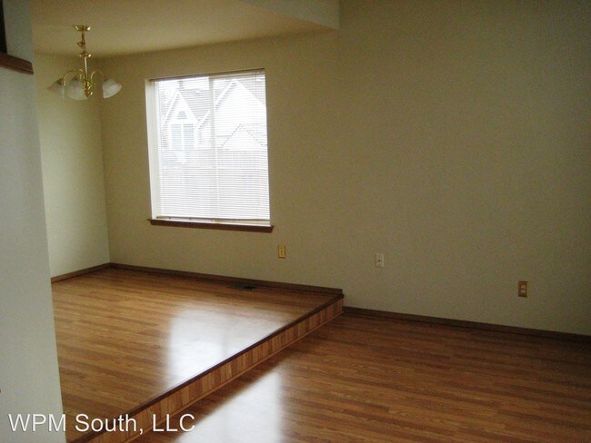 Building Photo - 4 br, 2.5 bath House - 12609 SE 266th St