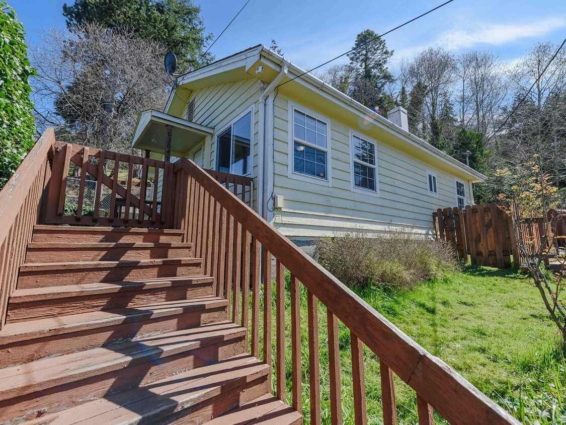 Primary Photo - 63647-63649 Andrews Rd