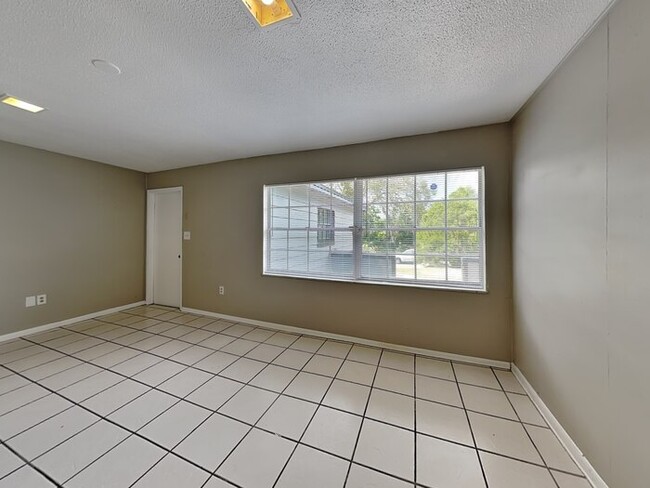 Building Photo - 6410 Gamble Dr