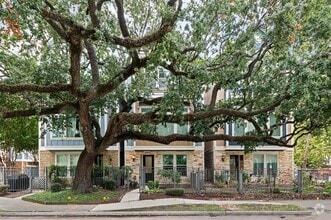 Building Photo - 1823 Drew St