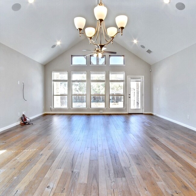 Building Photo - 13607 Fieldcrest Rd