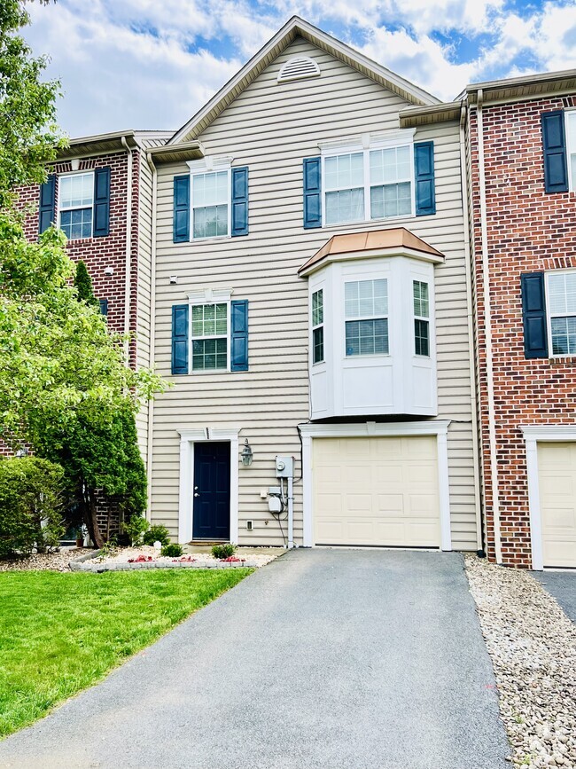 Building Photo - 229 Whitley