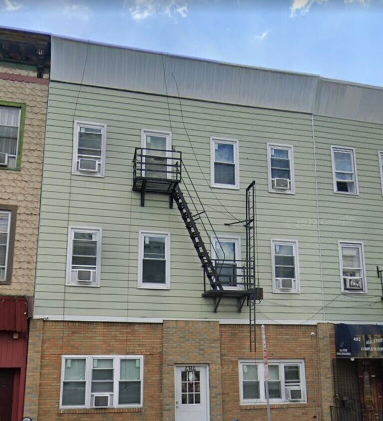 Foto del edificio - 484 Central Ave