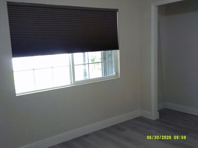 Foto del edificio - 5469 Palm Ave
