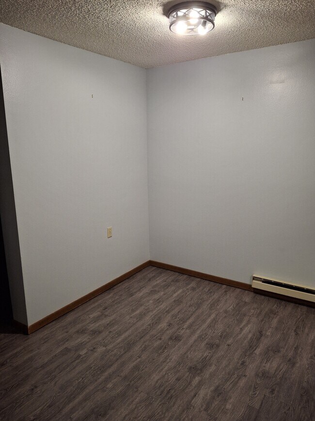 Foto del edificio - 340 S Rowe Ln