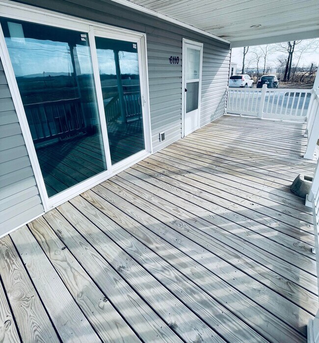 Front Porch - 6110 Ingersoll Rd