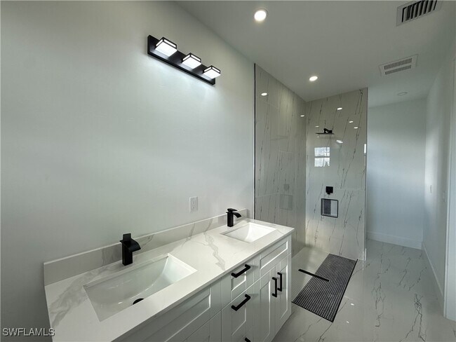 Foto del edificio - 4412-4414 14th St SW