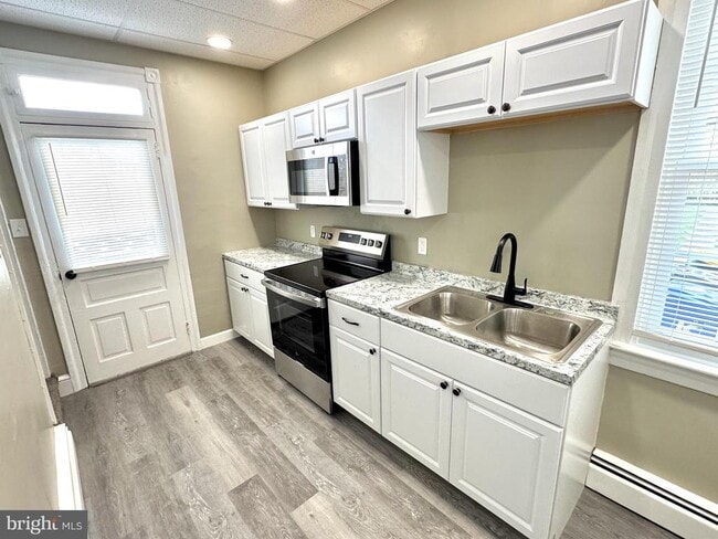 Foto del edificio - 14 W Penn Ave