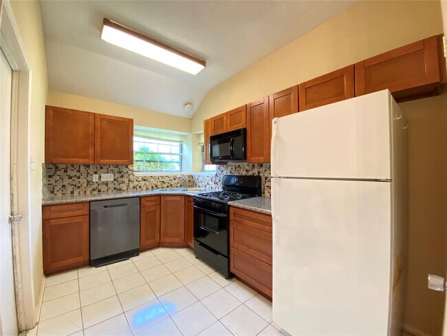Foto del edificio - 15731 Castorglen Dr