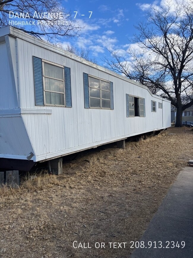 Building Photo - 7 Dana Ave