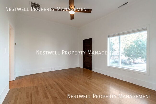 Building Photo - 334 N Almond St