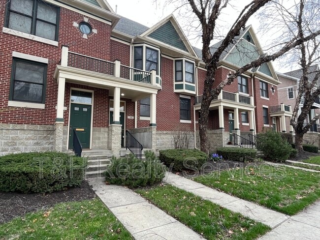 Building Photo - 706 N East St