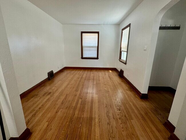 Foto del edificio - 715 S 110th St