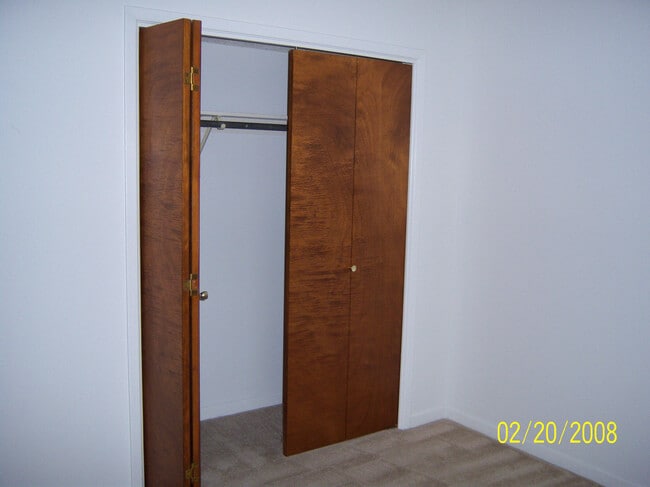 Building Photo - 121 Classic Manor Ct