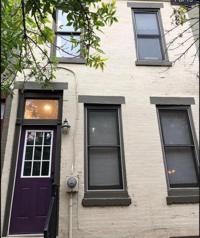 Primary Photo - 327 Point st