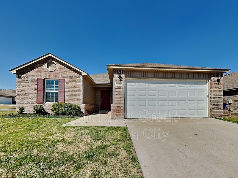 10001 Sussex Pl, The Village, OK 73120 House Rental in The Village
