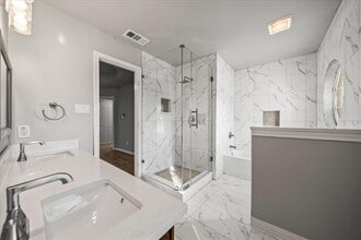 Building Photo - 344 Raintree Dr