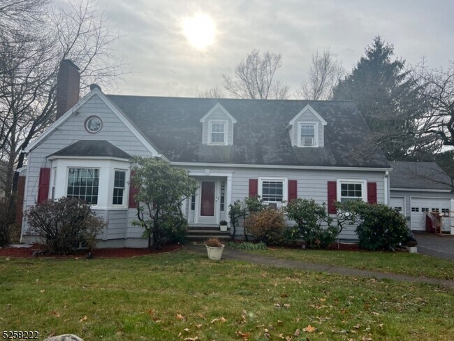Building Photo - 755 Preakness Ave