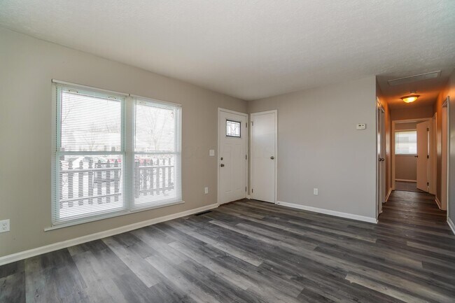 Foto del edificio - 899 Cherrydale Ave