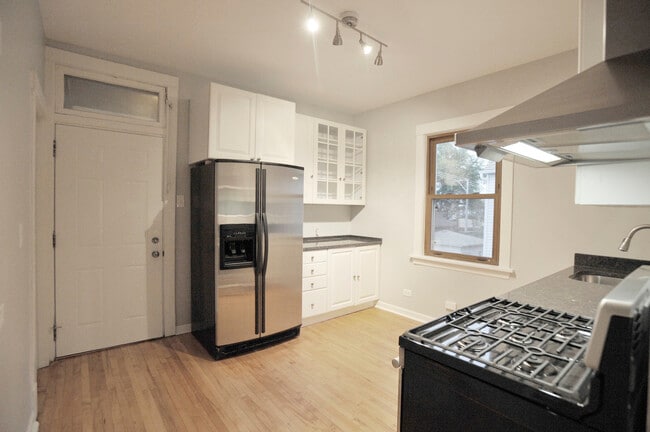 Building Photo - 5714 W Dakin St