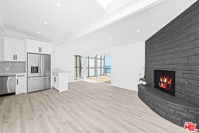 Foto del edificio - 25154 Malibu Rd
