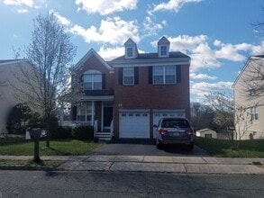 Building Photo - 19 Cornell Dr