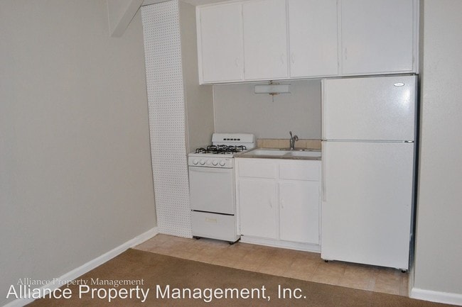 Building Photo - 1304 N Manhattan Ave