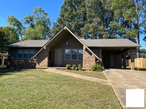 Building Photo - 1505 Virginia Dr