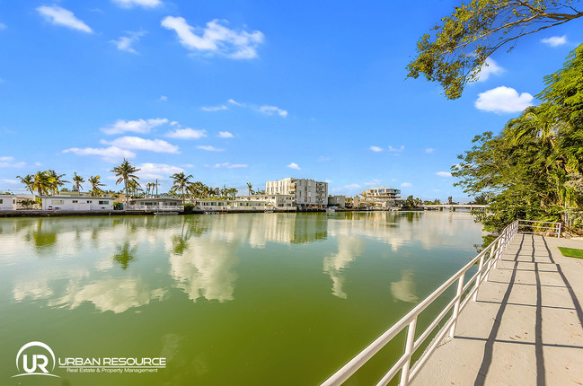 Foto del edificio - Ocean Bay House Apartments - 8260 Byron Ave