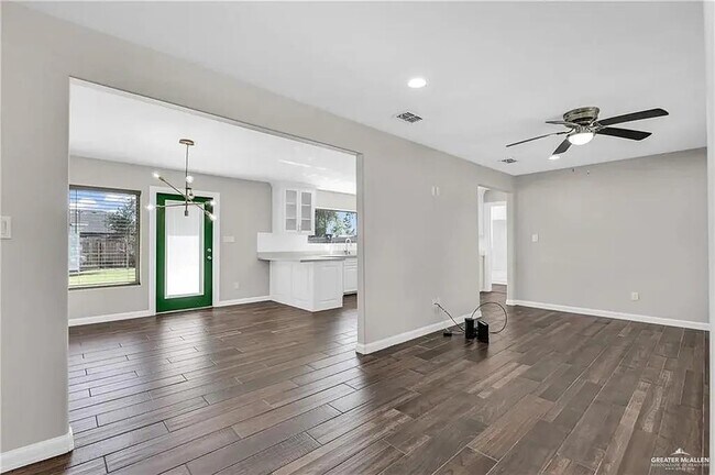 Building Photo - 217 W Vine Ave