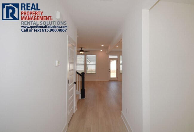 Foto del edificio - Gorgeous 3 bd home in Murfreesboro off of Veterans Pkwy. Loft and Office!