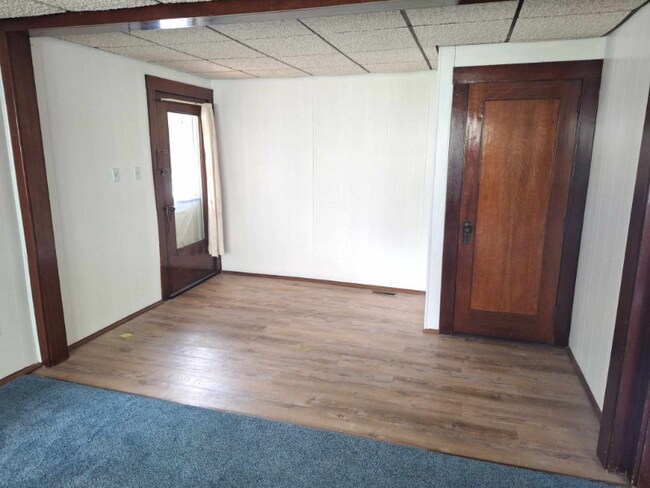Foto del edificio - 34 Roosevelt Ave