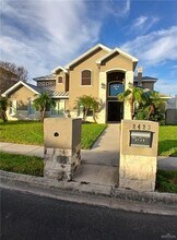 Building Photo - 12 Hampton Ave