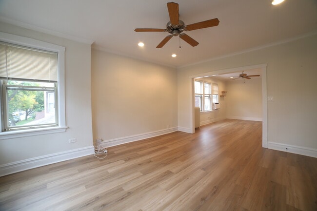 Foto del edificio - 3733 N Christiana Ave