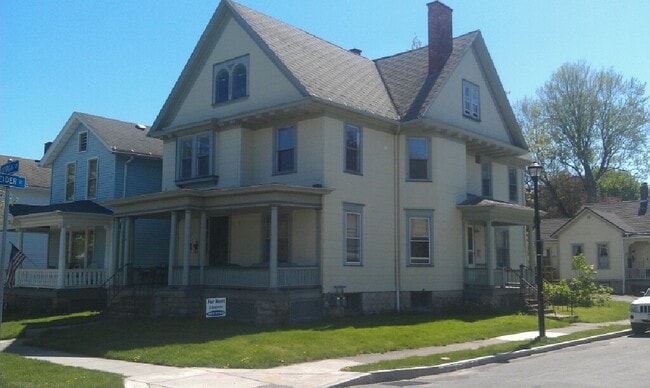 Building Photo - 15 Cayuga St