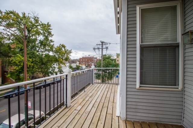 Foto del edificio - 3216 N Racine Ave