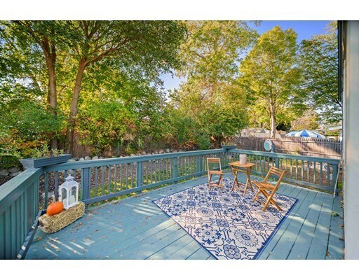 Foto del edificio - 98 Elmlawn Rd