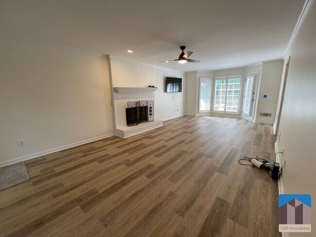 Foto del edificio - 1501 Eryn Cir