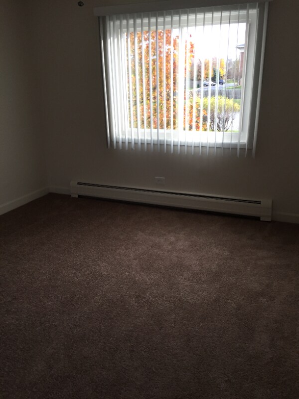 Building Photo - 531 Brookside Dr