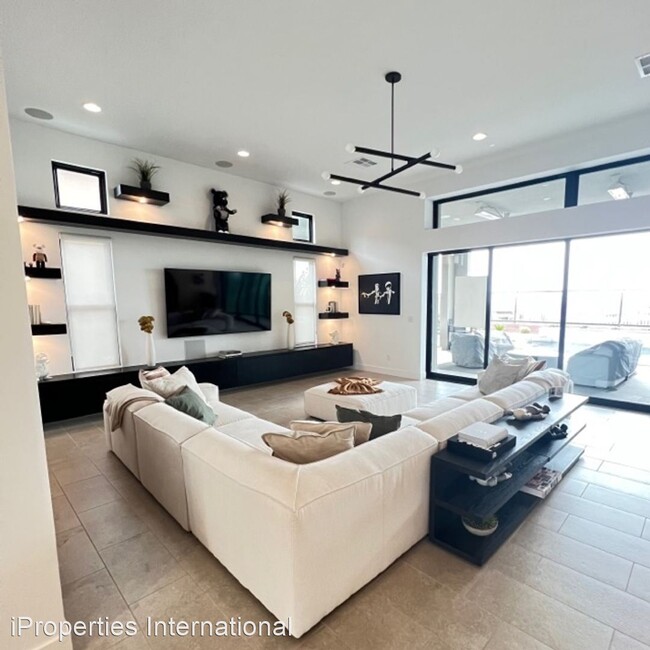 Foto del edificio - 4 br, 3.5 bath House - 6820 Equinox Cliff