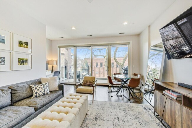 Foto del edificio - 1057 N Winchester Ave